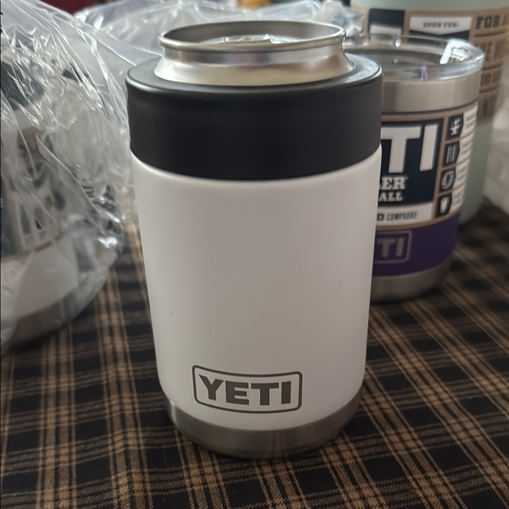 YETI White Can Colster Original - White NWOT